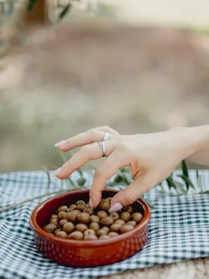 Lot ampolla 0,75l d'oli d'oliva verge extra d'Olier+ olives arbequines