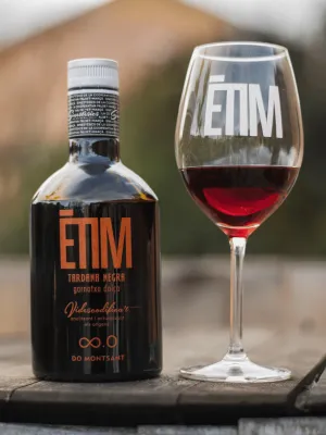 Vi dolç Sinestèsics Tardana Negra Falset Marçà 500 ml